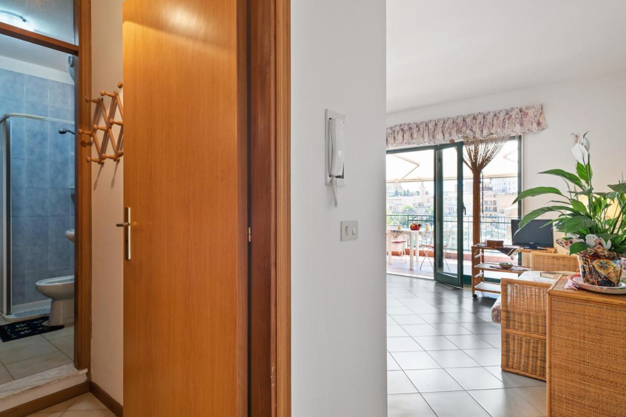 Taormina Comfortable Apartment With Terrace Esterno foto